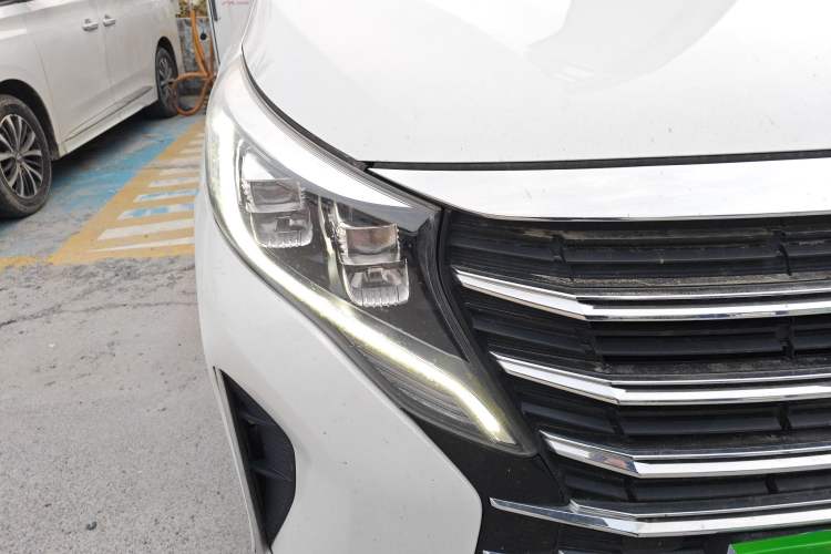 Used GAC Trumpchi M8  Right Front Headlight