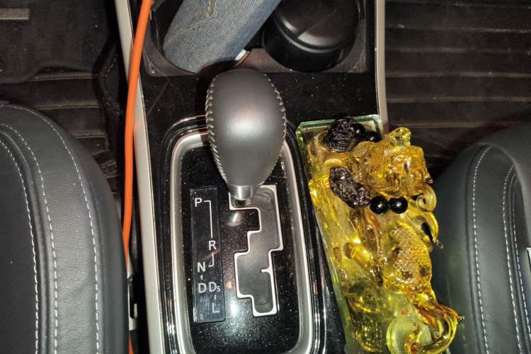 Used Mitsubishi Outlander 2019 2.0L Two-Wheel Drive Comfort Edition 7-Seater China VI Standard Gear Lever