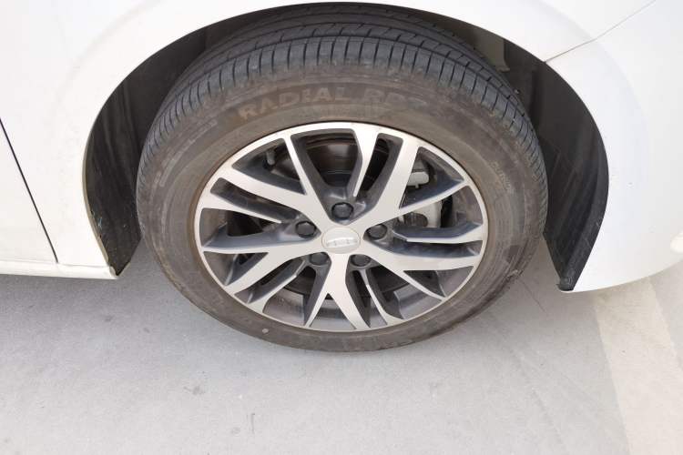 Used Geely Auto Emgrand 2025 4th Generation 1.5L Manual – Dragon Edition