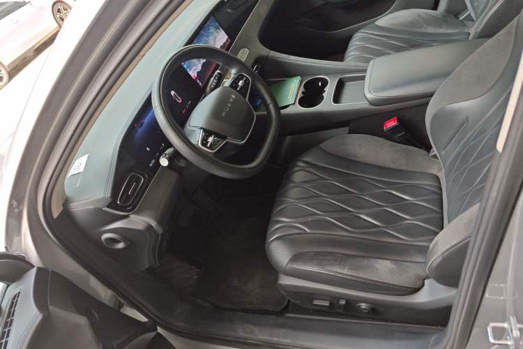 Used Roewe D7 2023 DMH 125km Flagship Edition
