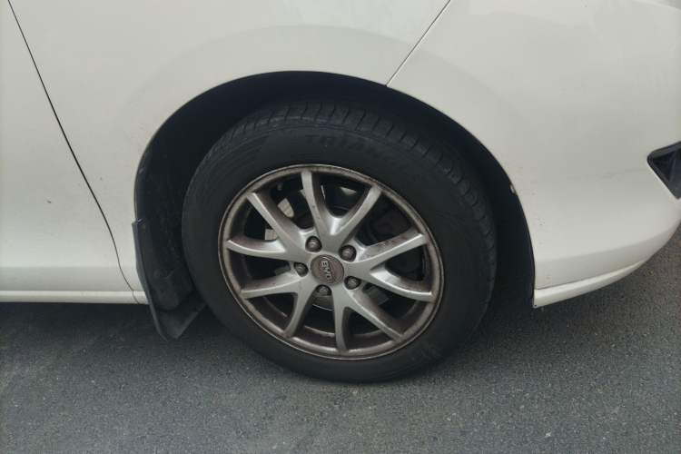 Used BYD M6 2013 2.4L Manual Luxury Model