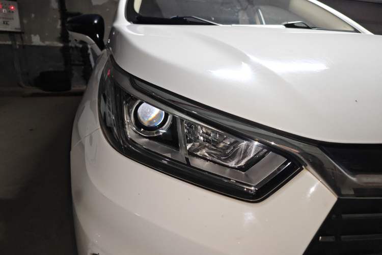 Used BYD Yuan New Energy 2018 EV360 Smart Connect Cool Edition Right Front Headlight