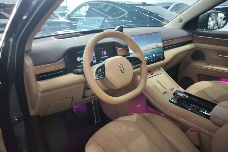 Used Hima AITO M7 2024 1.5T Intelligent Driving Rear-Drive Pro Version 5 Seats Center Console