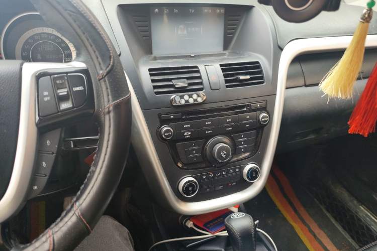 Used Bestune X80 2013 2.0L automatic comfort version