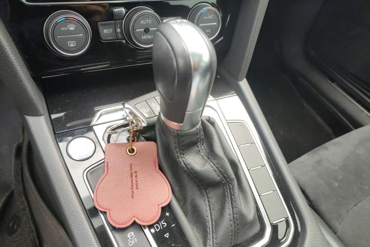 Used Volkswagen Magotan 2017 330TSI DSG Luxury Model
