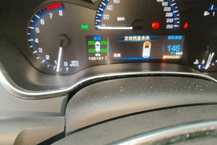 Used Cadillac SRX 2015 3.0L Comfort Version Odometer Close Up