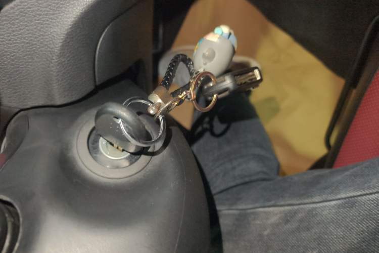 Used Kia K2 2015 Hatchback 1.4L AT GLS Cool Edition