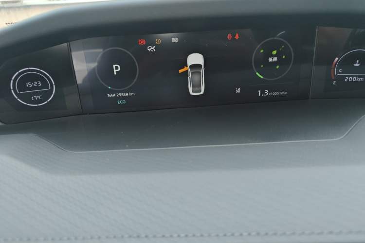 Used CHANGAN UNI-V 2022 1.5T Smart Navigation Version Instrument Cluster