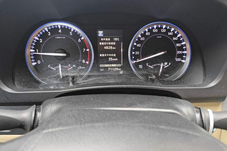 Used Toyota Highlander 2018 2.0T Four-Wheel Drive Prestige Version 7 Seats China VI Standard Odometer Close Up