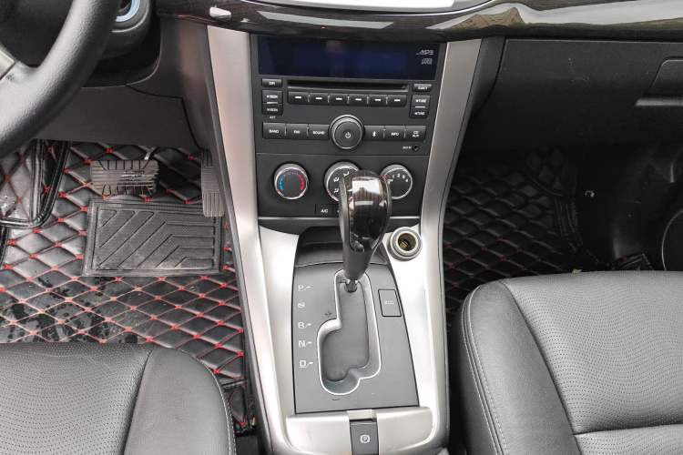 Used Chevrolet Captiva 2014 2.4L Two-Wheel Drive Urban Version 7 Seats Gear Lever