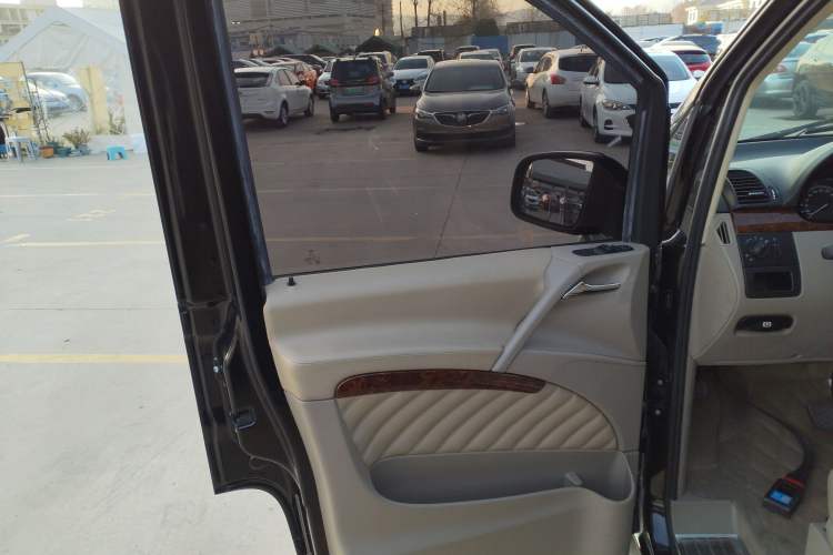 Used Mercedes-Benz Viano 2013 3.0L Comfort Edition Interior 7