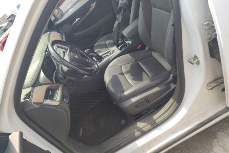 Used Chevrolet Malibu 2017 1.5T Automatic Luxury Edition Left Front Seat