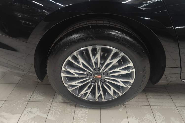 Used Hongqi H5 2025 1.5T DCT Qiyun 500 000th Unit Commemorative Edition Right Rear Wheel Hub