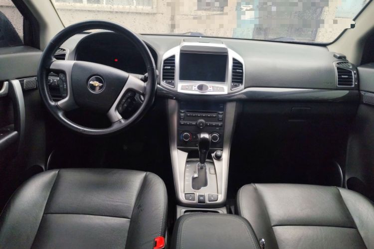 Used Chevrolet Captiva 2012 2.4L 4x4 Flagship Edition 7 Seats Center Console