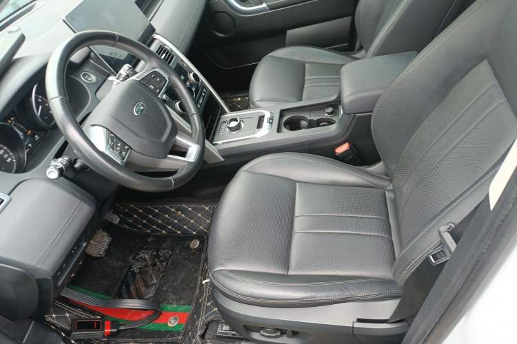 Used Land Rover Discovery Sport 2017 2.0T SE Left Front Seat
