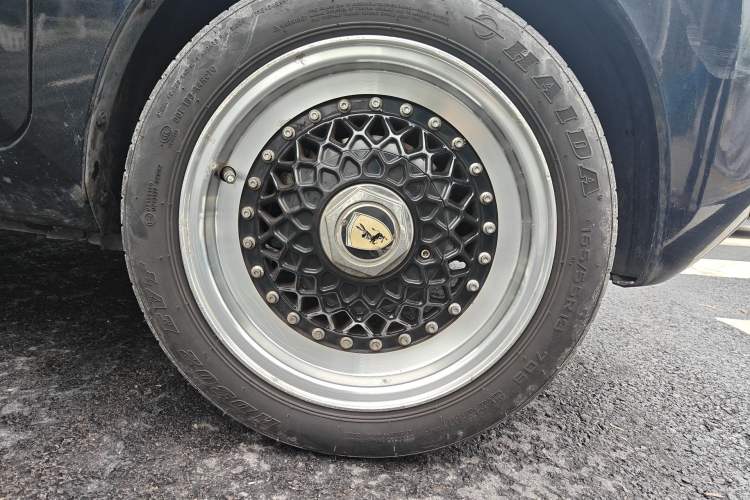 Used Wuling Hongguang MINIEV 2020 Enjoy Edition Lithium-Ion Battery Right Front Wheel Hub