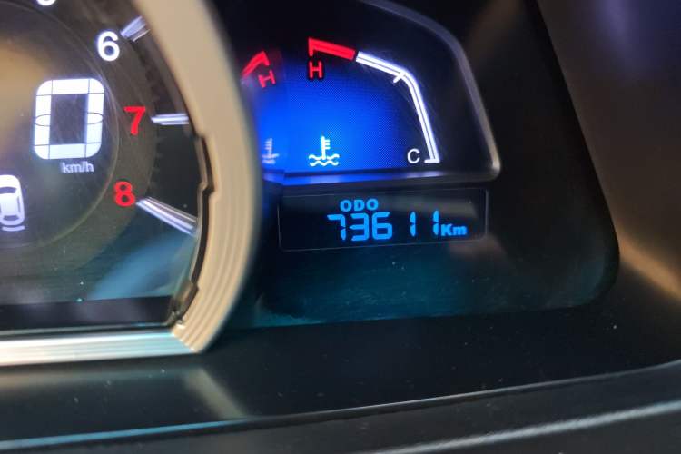 Used Luxgen U6 SUV 2016 1.8T Enhanced Appeal Version Odometer Close Up