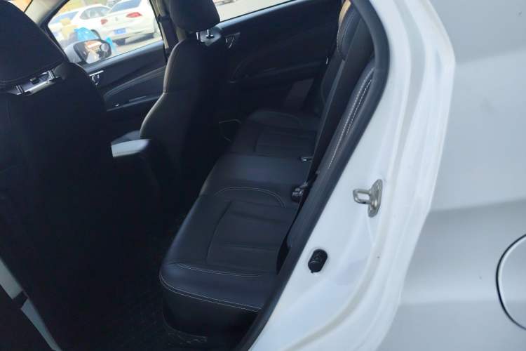 Used Geely Auto Vision X3 2019 Upgraded Model 1.5L Manual Elite Version