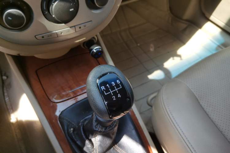 Used Buick Excelle 2013 1.5L Manual Luxury Model
