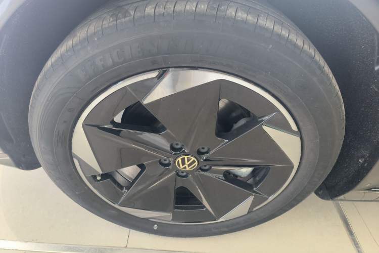 Used Volkswagen ID.UNYX 2025 Pro model Left Front Wheel Hub