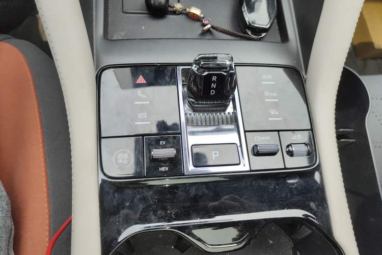 Used BYD Song PLUS New Energy 2025 DM-i 112KM Prestige Model Gear Lever