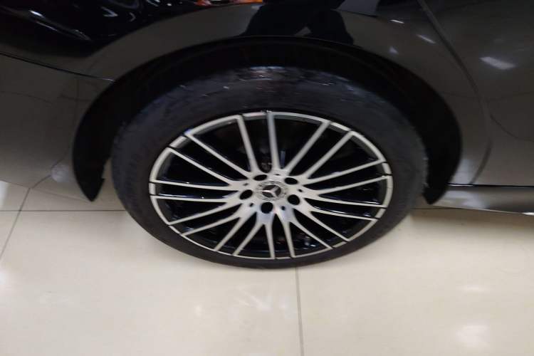 Used Mercedes-Benz C-Class 2025 C 260 L Sport Edition Right Rear Wheel Hub