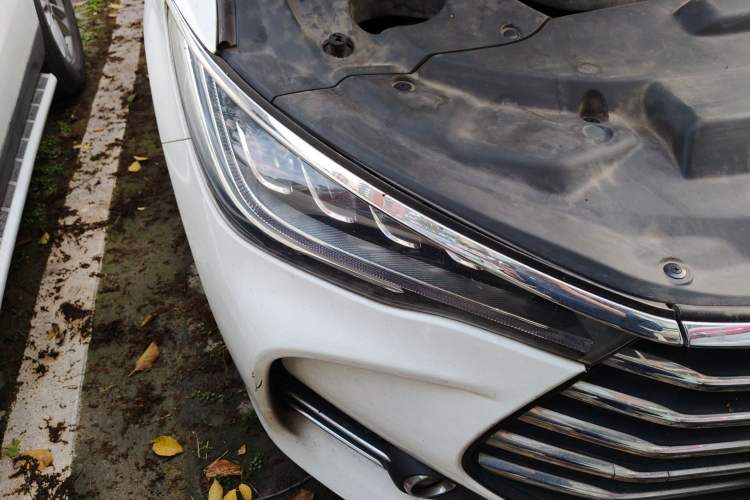 Used BYD Song MAX 2017 1.5T Automatic Smart Connect Luxury 7-Seater Right Front Headlight