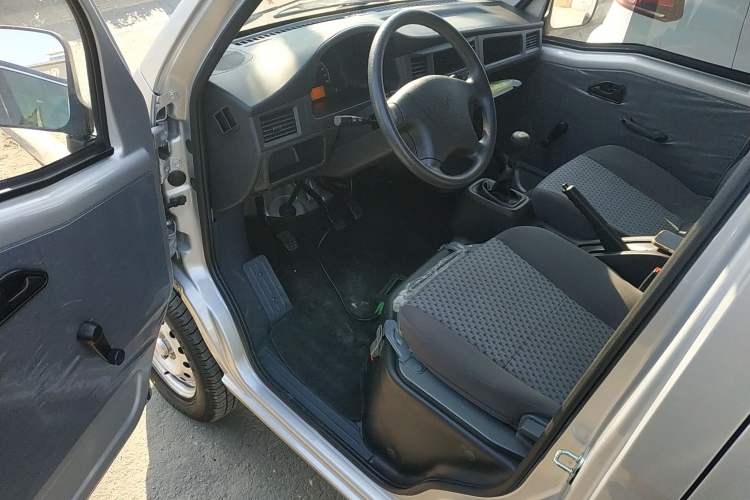 Used Wuling Zhiguang 2023 1.5L Practical Version 5/7 Seats