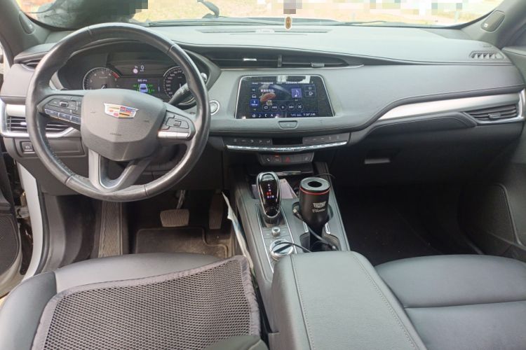 Used Cadillac XT4 2020 28T Two-Wheel-Drive Leading Version Center Console