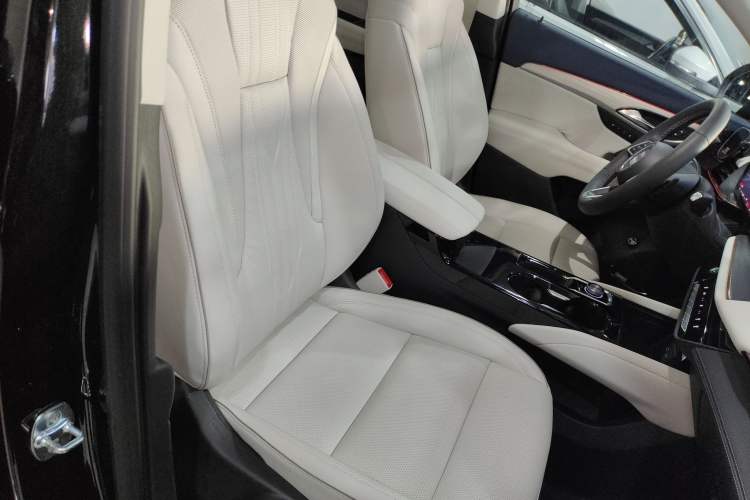 Used Buick Envision 2026 Model Equinox Plus Four-Wheel-Drive Avenir Aivia