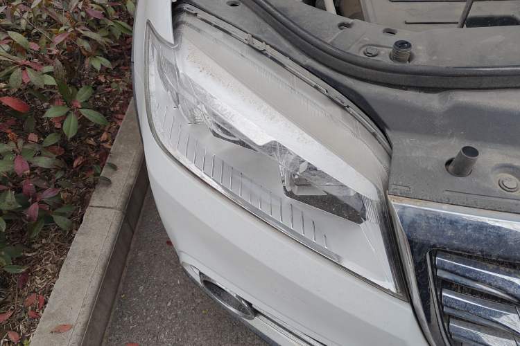 Used Haval H6 2019 Sport Edition 1.5T Automatic Two-Wheel Drive Prestige Smart Connectivity Model China VI Right Front Headlight