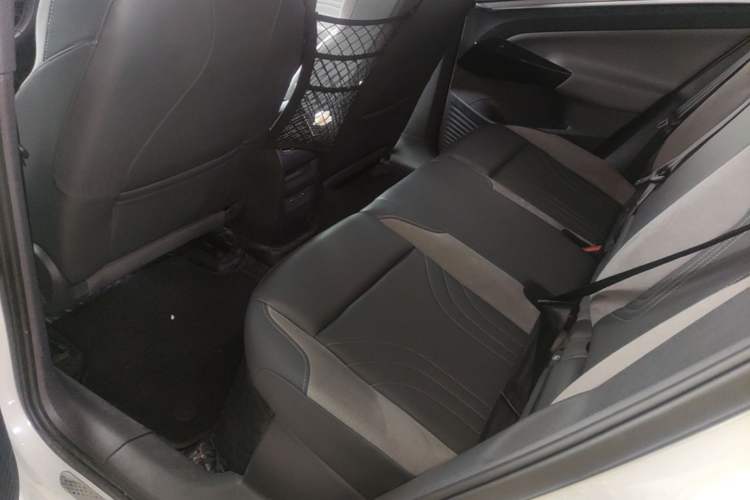 Used Volkswagen ID.4 CROZZ 2022 Long-Range Lite PRO Edition Left Rear Seat