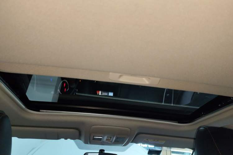 Used Mazda 3 Axela 2017 Sedan 1.5L Automatic Luxury Model Emission Standard China V