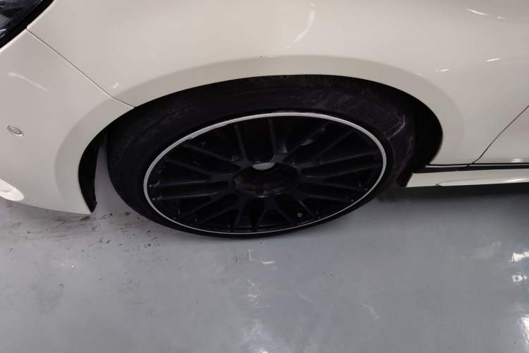 Used Mercedes-Benz CLA 2016 Facelifted CLA 200 Stylish Edition Left Front Wheel Hub