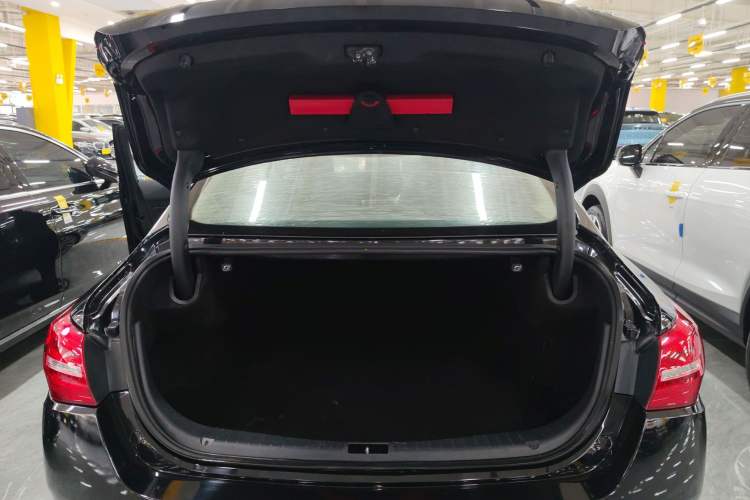 Used Hongqi H5 2020 1.5T DCT Flagship Edition Trunk