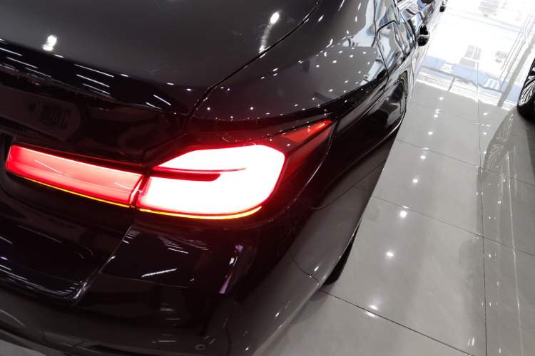 Used BMW 5 Series 2021 525Li M Sport Package