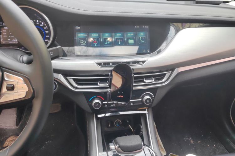 Used CHANGAN Eado 2018 High-Energy Edition 1.6L GDI Automatic Pioneer Model China V Standard Audio And AC Panel