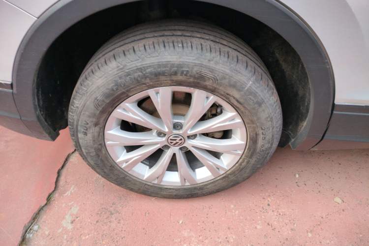 Used Volkswagen Tiguan L 2017 330TSI Automatic Two-Wheel Drive Luxury Edition