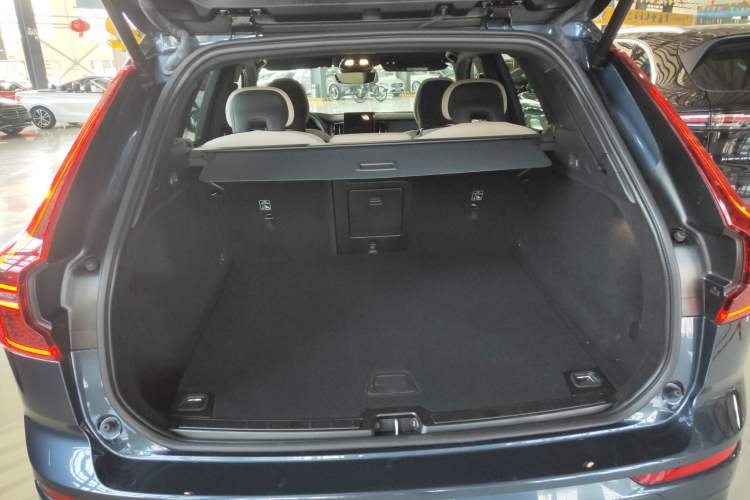 Used Volvo XC60 2026 B5 4x4 Smart Luxury Edition
