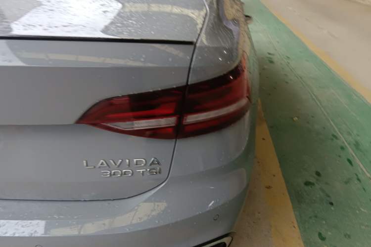 Used Volkswagen Lavida 2023 300TSI DSG Starry Full-Comfort Edition Right Rear Taillight