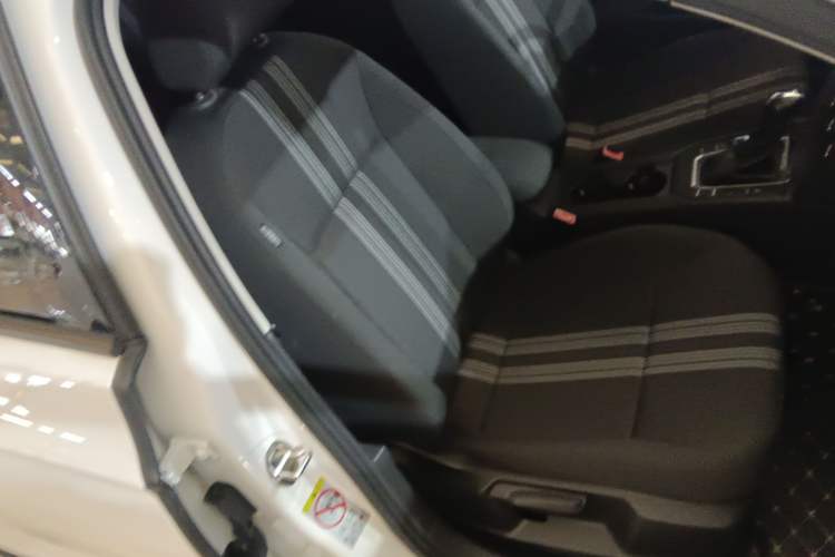 Used Volkswagen Lamando 2015 230TSI DSG Fashion Edition
