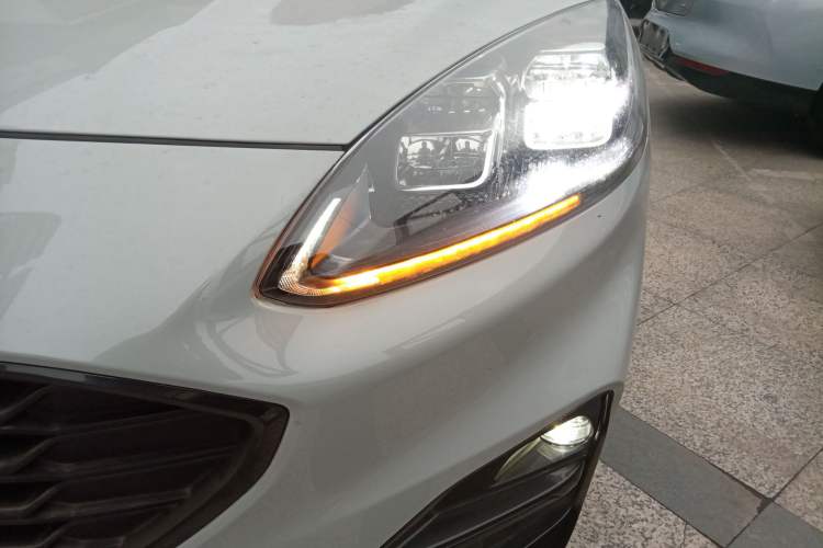 Used Ford Escape 2024 EcoBoost 245 Four-Wheel Drive ST-Line Pro Trim
