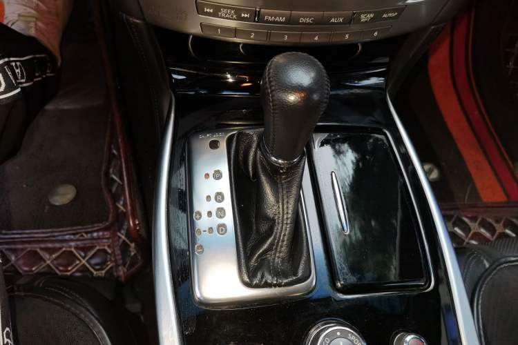 Used Infiniti Q70 2015 Q70L 2.5L Elite Edition Gear Lever