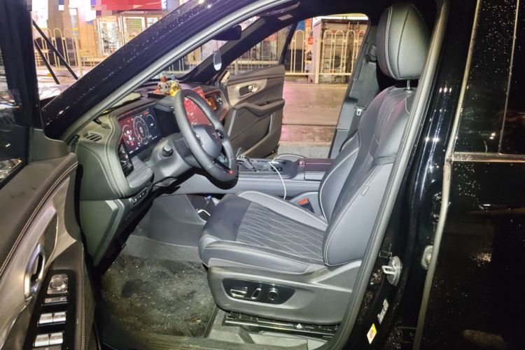 Used GAC Trumpchi GS8 2025 Linghang Series 2.0 TGDI Two-Wheel-Drive Luxury Edition 5 Seats