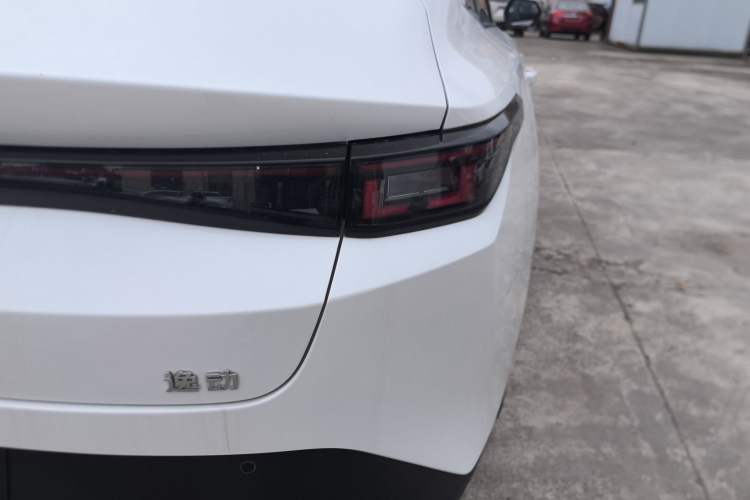 Used CHANGAN Eado PHEV 2025 Smart New Blue Whale 145KM Battleship Edition Right Rear Taillight