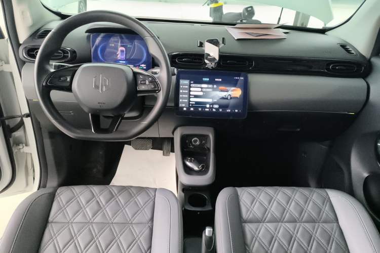 Used Leapmotor T03 2021 400 Comfort Edition Audio And AC Panel