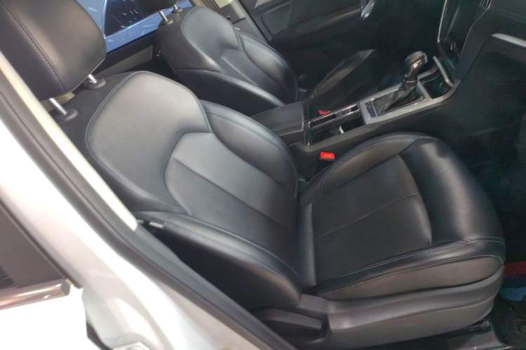 Used Roewe RX5 2020 20T Automatic 4G Connected Million Edition
