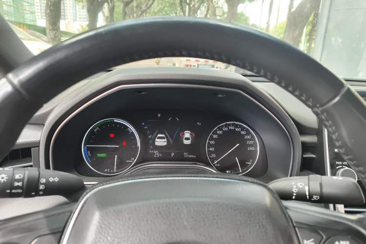 Used Toyota Avalon 2019 Dual-Engine 2.5L Luxury Edition China VI Standard