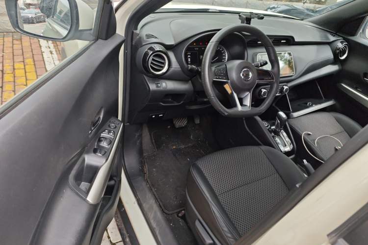 Used Nissan Kicks 2018 1.5L CVT Smart Connect Luxury Edition
