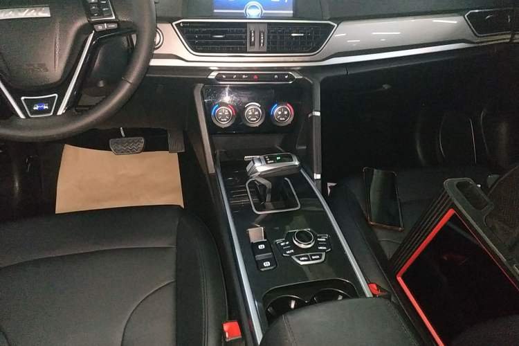 Used Haval H6 2018 Blue Label Sport Edition 1.5T Automatic Two-Wheel Drive Elite Model Gear Lever